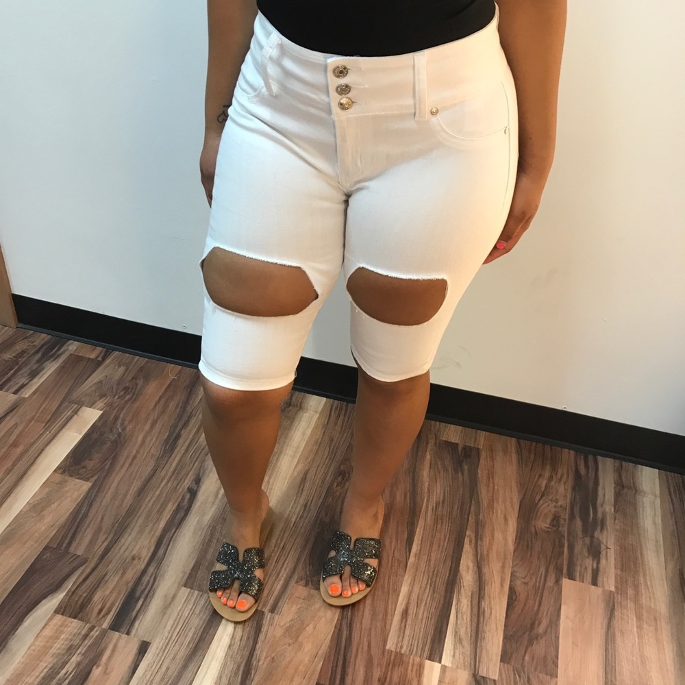 ‼️ White Big Hole Ripped Capri Bermuda Shorts